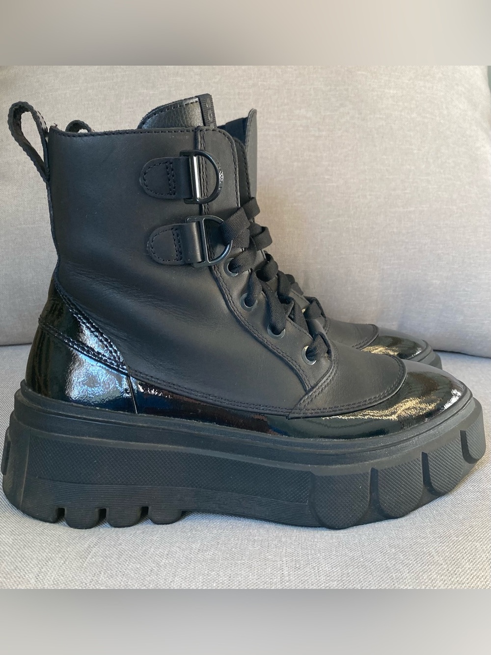 NWOT Sorel Caribou X Lace Waterproof Platform Boots Black Patent Leather Sz 7.5